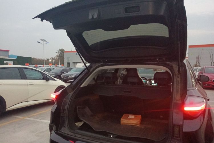 哪吒汽车 哪吒U 2021款 Pro 400 行业定制版局部细节23