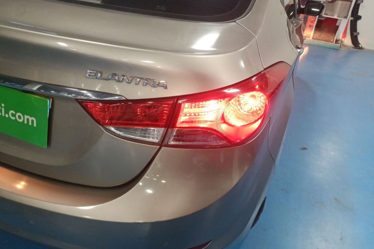 现代 朗动 2015款 1.6L 手动领先型车身外观9