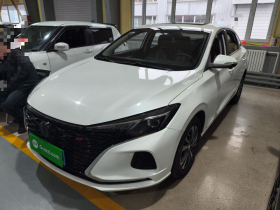 长安 逸动 2021款 PLUS 蓝鲸NE 1.4T GDI DCT尊贵型