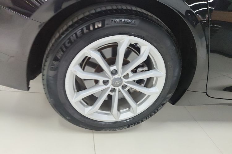 奥迪A6L 2020款 40 TFSI 豪华致雅型车身外观6008