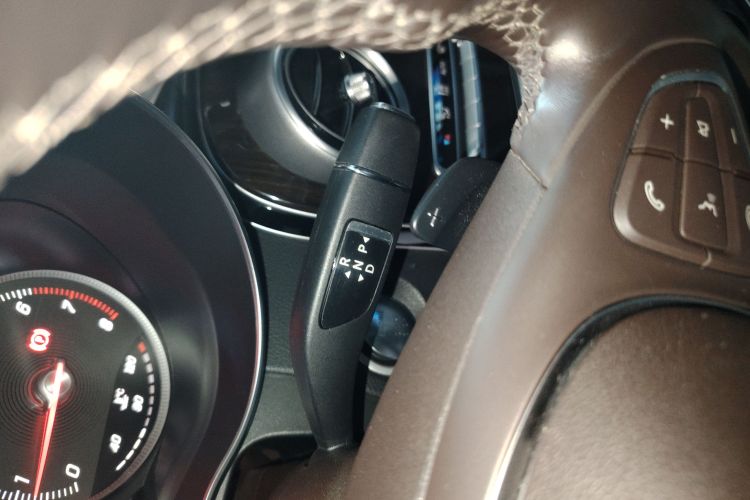 奔驰GLC 2018款 GLC 260 4MATIC 豪华型局部细节18