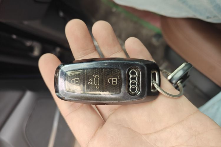 奥迪Q7 2023款 55 TFSI quattro S line运动型中控内饰11