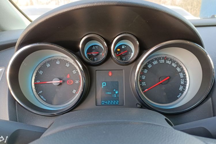 别克 英朗 2014款 XT 1.6T 自动时尚运动版局部细节14