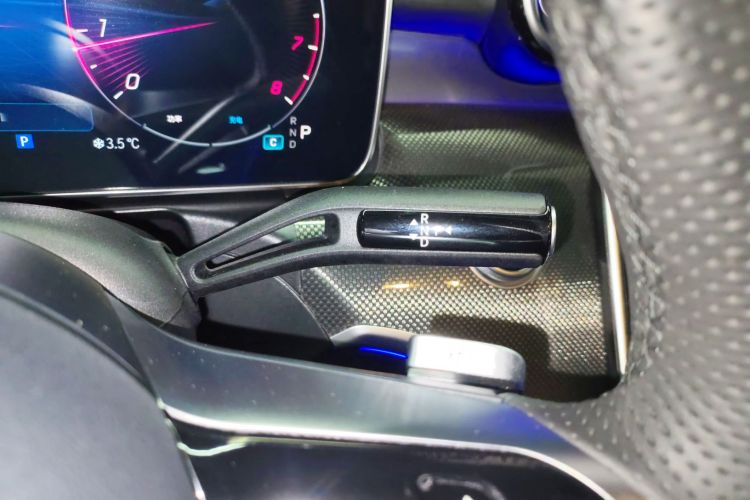 奔驰C级 2025款 C 260 L 运动版中控内饰18