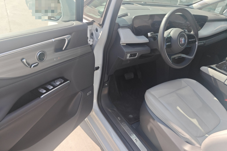 别克GL8 2025款 陆尊 尊享版中控内饰20