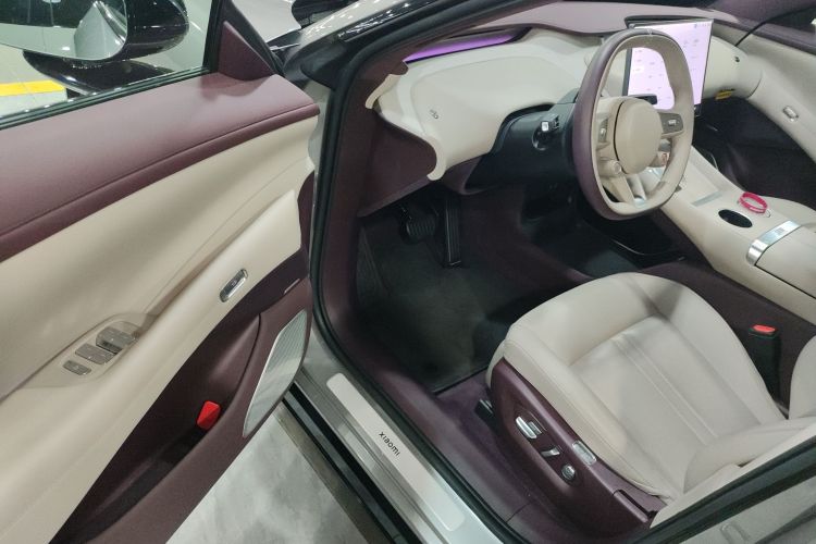 小米汽车 小米YU7 2025款 超长续航高性能四驱Max版中控内饰7003