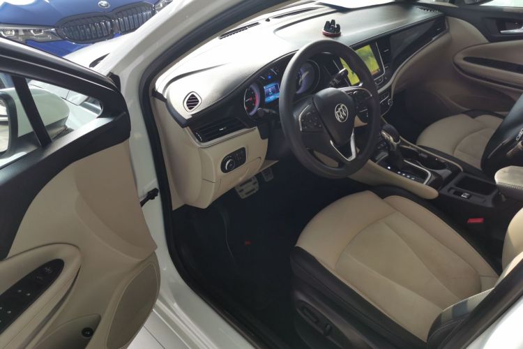 别克 威朗 2019款 三厢 15S 自动领先型中控内饰7003