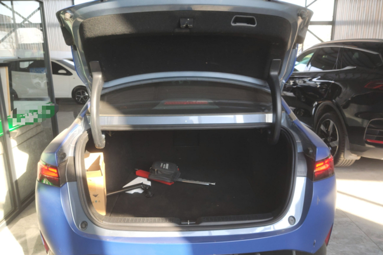 小鹏P5 2021款 460G机舱底盘23