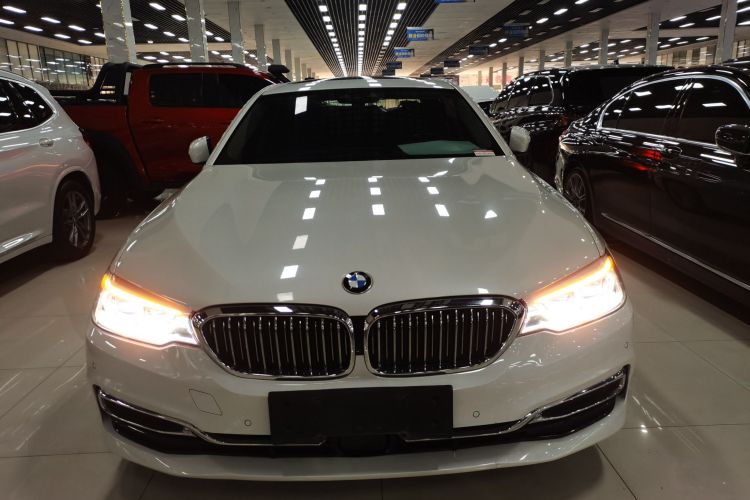 宝马5系新能源 2020款 里程升级版 530Le 先锋版车身外观2