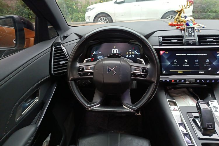 DS 7 2018款 45THP 歌剧院版中控内饰13