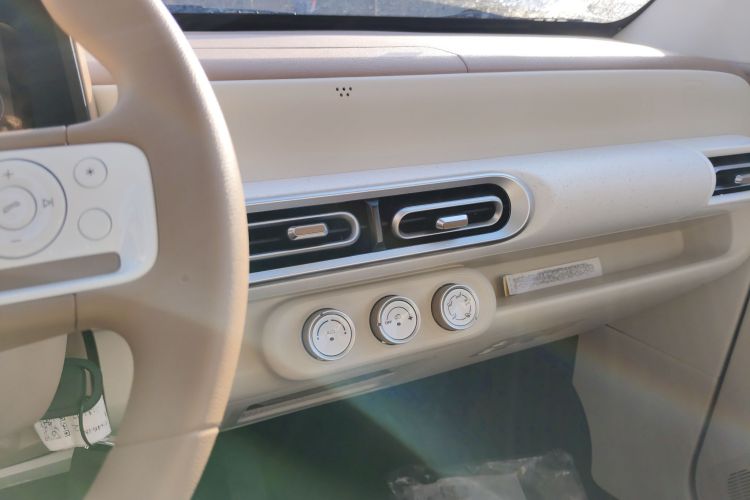 五菱汽车 宏光MINIEV 2024款 第三代 215km 青春版局部细节16