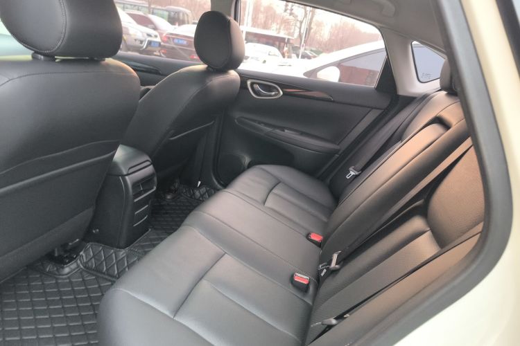 日产 轩逸 2018款 1.6XV CVT尊享版中控内饰21