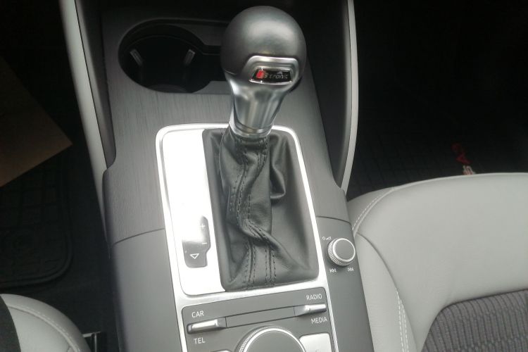 奥迪A3 2017款 Limousine 35 TFSI 时尚型中控内饰18