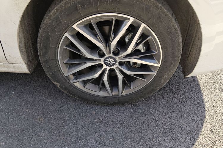 比亚迪 秦PLUS 2023款 冠军版 EV 420KM超越型车身外观6007