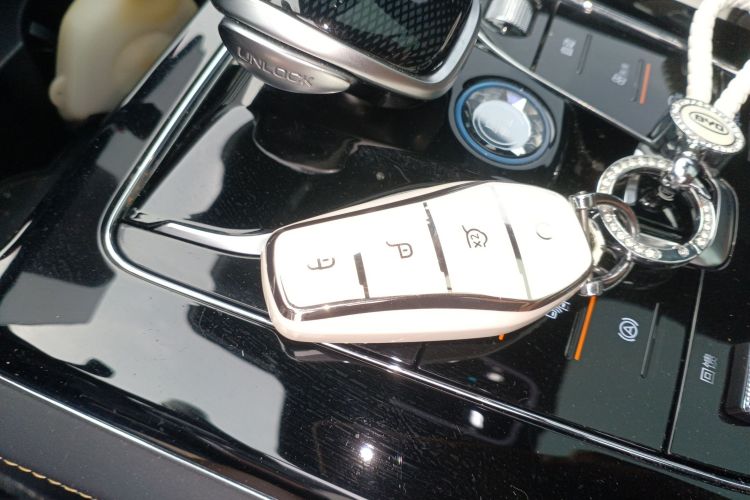 比亚迪 唐新能源 2022款 EV 730KM 尊享型中控内饰7001