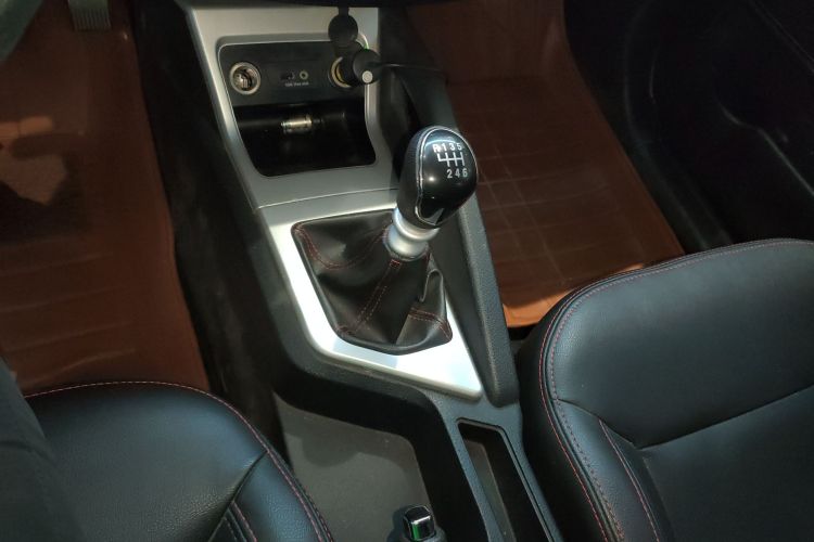 江汽集团 瑞风S3 2016款 1.5L 手动豪华智能型中控内饰18