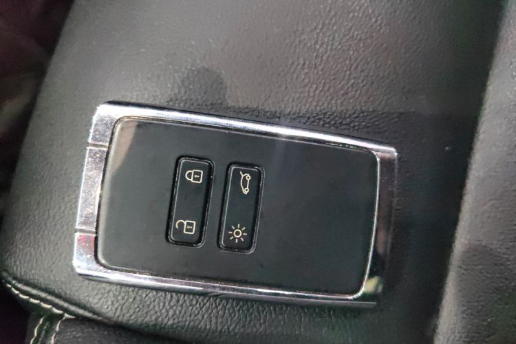 雷诺 科雷傲 2018款 2.0L 两驱豪华版中控内饰7001