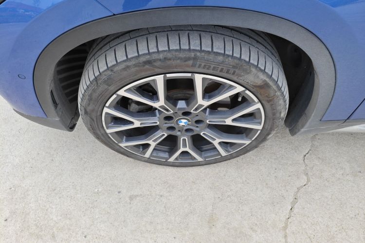 宝马X1 2020款 xDrive25Li 尊享型车身外观6006