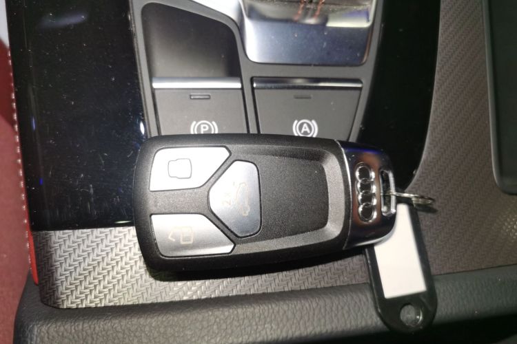 奥迪Q5L 2024款 40 TFSI 豪华动感型中控内饰7001