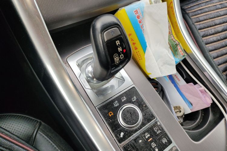 路虎 揽胜运动版 2014款 3.0 SC V6 HSE中控内饰18