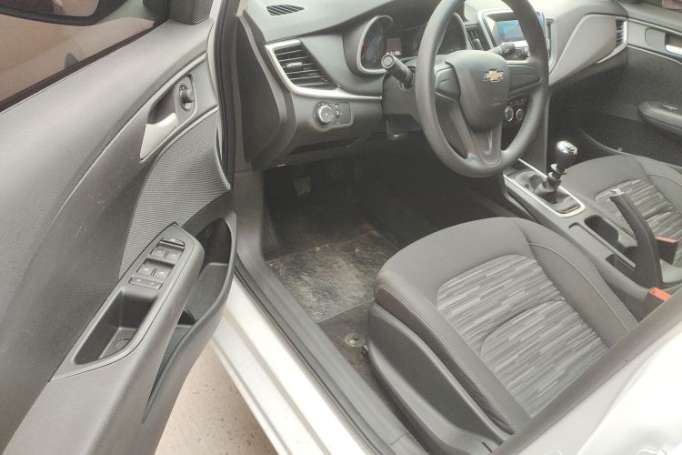 雪佛兰 科沃兹 2016款 1.5L 手动欣享版中控内饰20