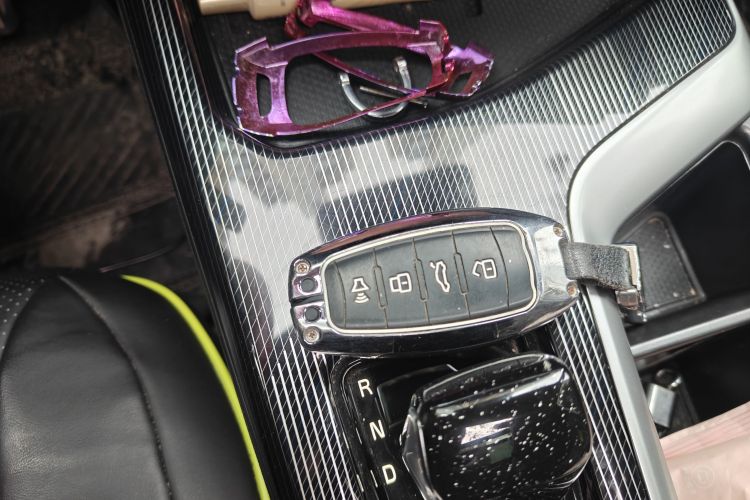 哈弗赤兔 2021款 激擎版 1.5T 黄金兔中控内饰11