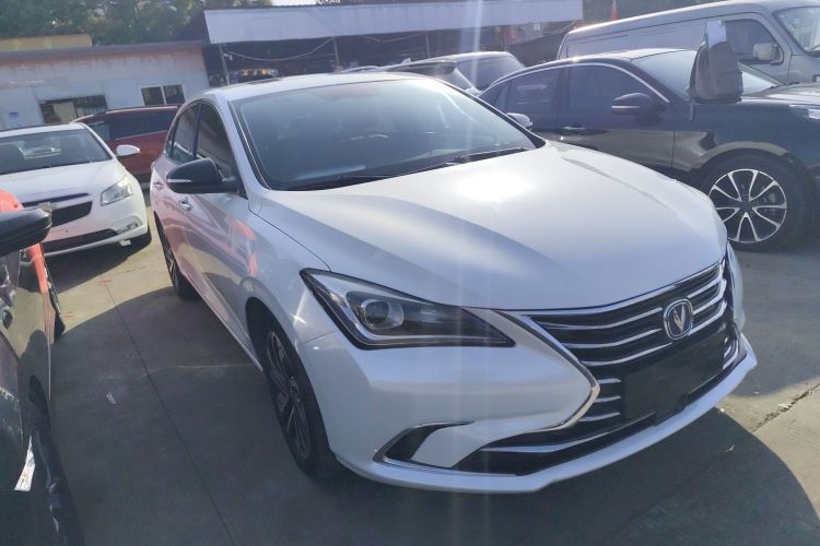 长安 逸动 2018款 1.6L GDI 自动领尚型车身外观6002