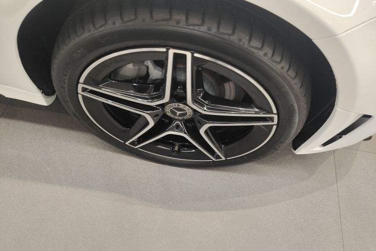 奔驰C级 2021款 C 260 星耀臻藏版车身外观10