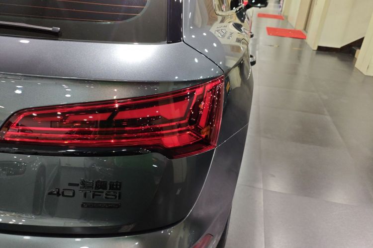 奥迪Q5L 2024款 40 TFSI 豪华动感型车身外观9