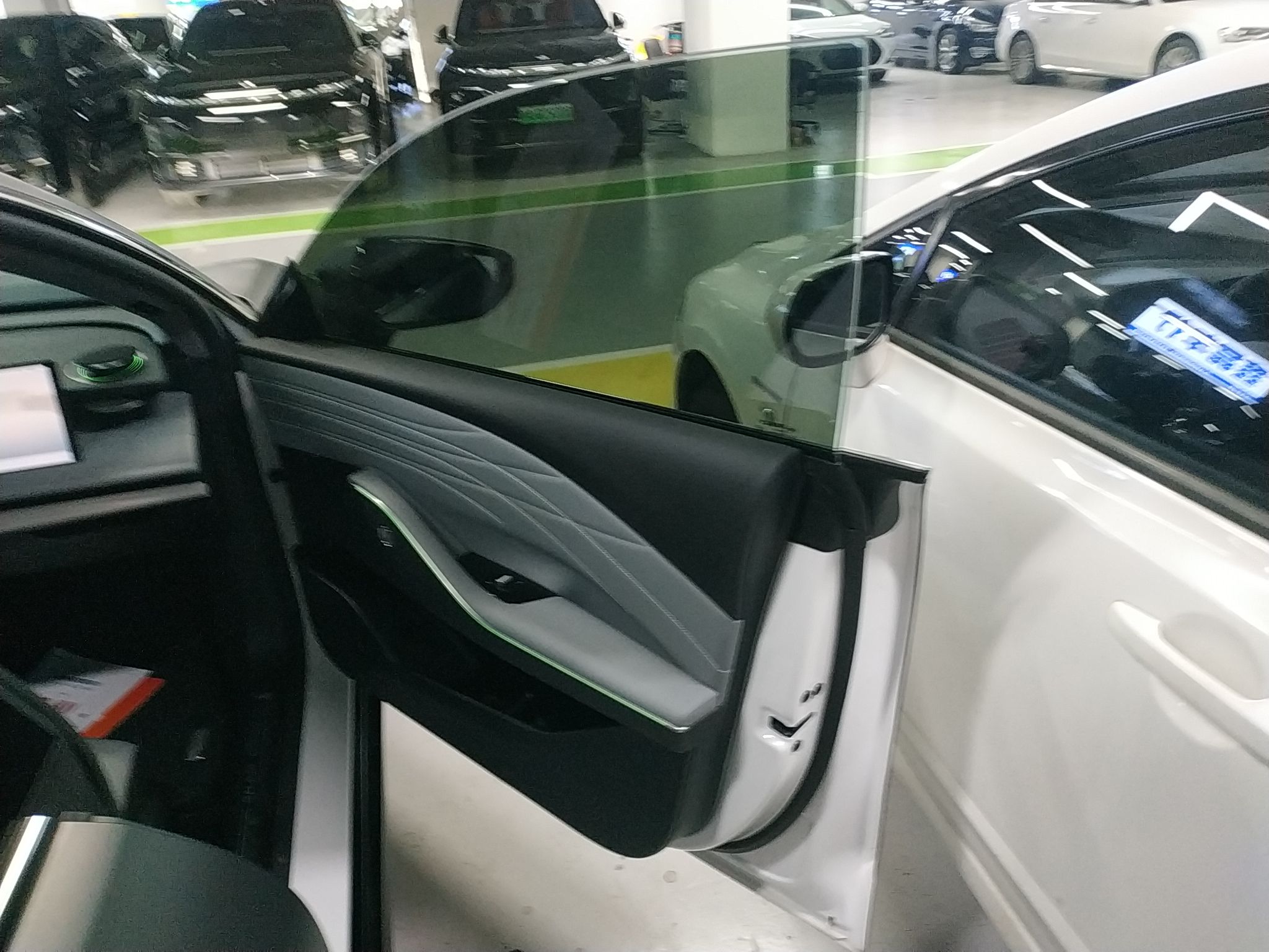 吉利银河 银河E8 2024款 665km 后驱星舰 远航版