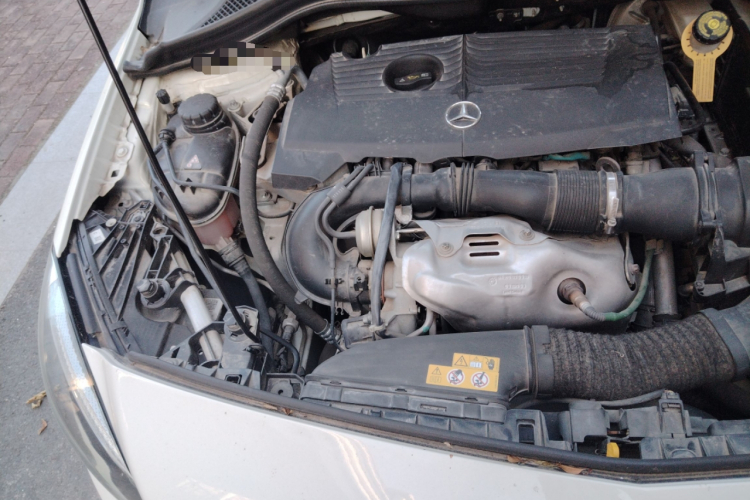 奔驰B级 2015款 B 200 时尚型局部细节9006