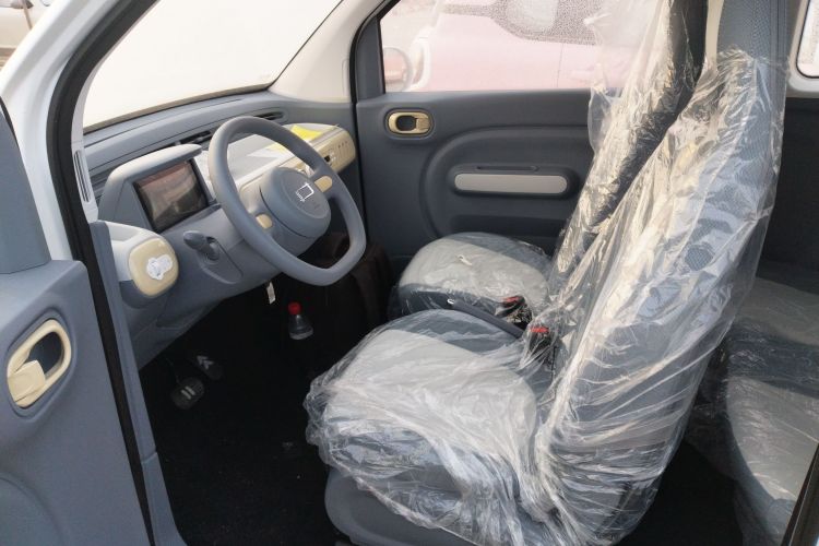 奔腾小马 2025款 222km 灵动马中控内饰19