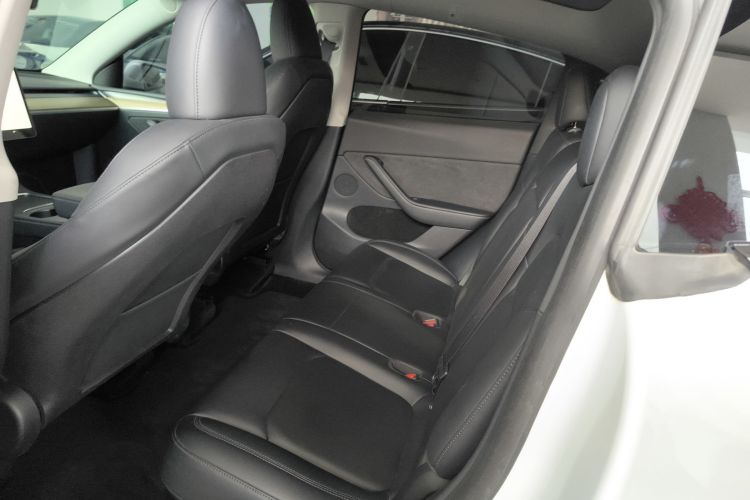 特斯拉 Model Y 2022款 后轮驱动版中控内饰21