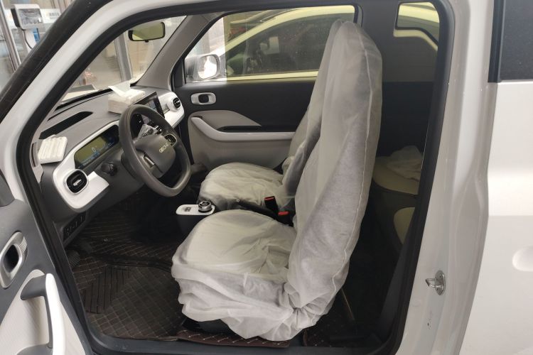 吉利银河 2025款 210km 熊猫骑士中控内饰19