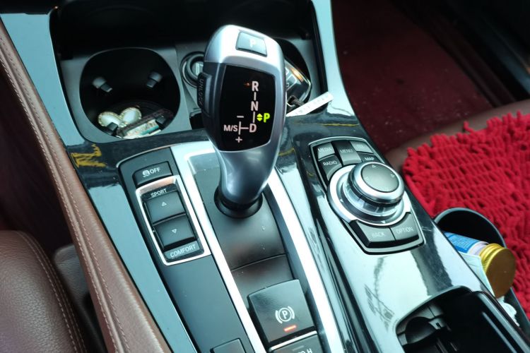 宝马5系 2014款 520Li 典雅型中控内饰18