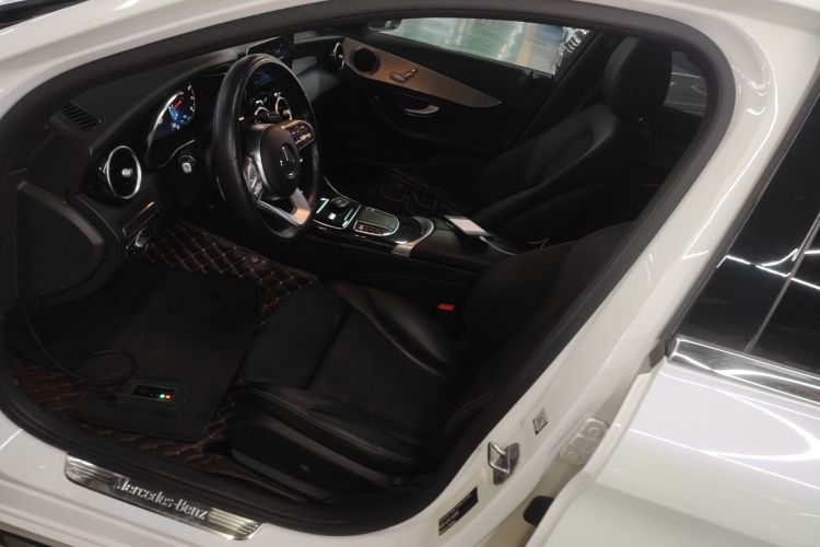 奔驰C级 2020款 C 260 运动版局部细节19