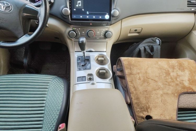 丰田 汉兰达 2012款 2.7L 两驱5座精英版局部细节18