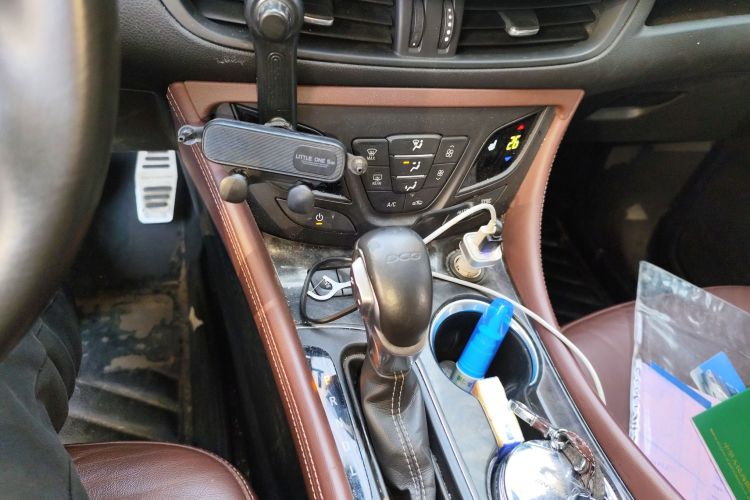 别克 昂科威 2016款 20T 两驱精英型中控内饰18