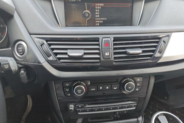 宝马X1 2014款 sDrive18i 领先型中控内饰16