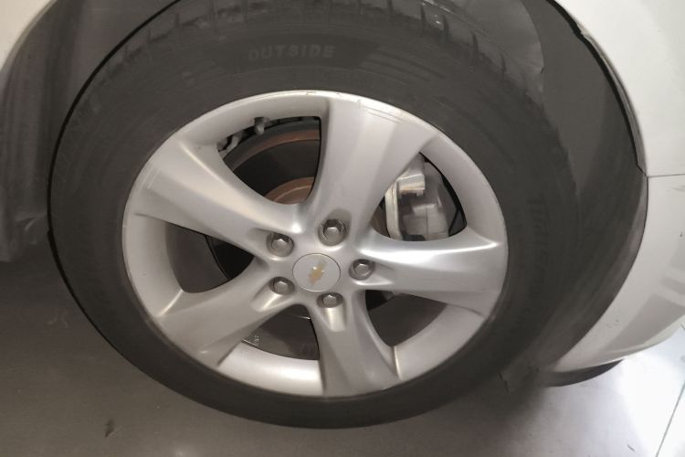 雪佛兰 科鲁兹 2013款 掀背 1.6T 自动旗舰型车身外观10