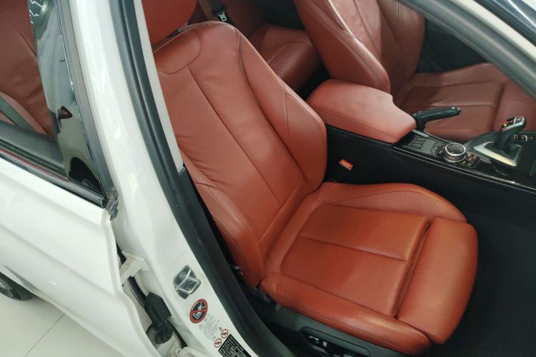 宝马3系 2014款 328i 运动设计套装局部细节41