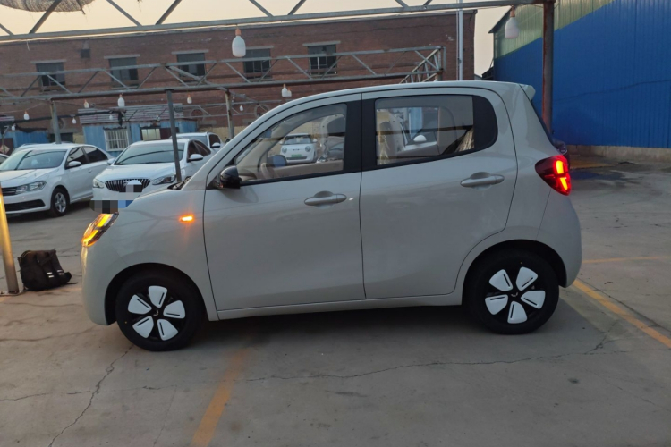 五菱汽车 宏光MINIEV 2025款 四门版 进阶款车身外观4