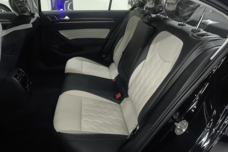 大众 迈腾 2026款 3000万辆甄选款 380TSI DSG豪华型中控内饰7004