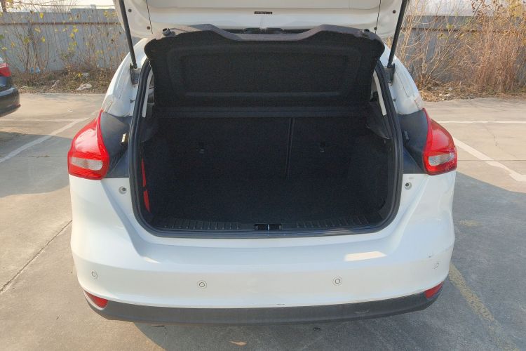 福特 福克斯 2015款 两厢 EcoBoost 125 手动超能风尚型局部细节23