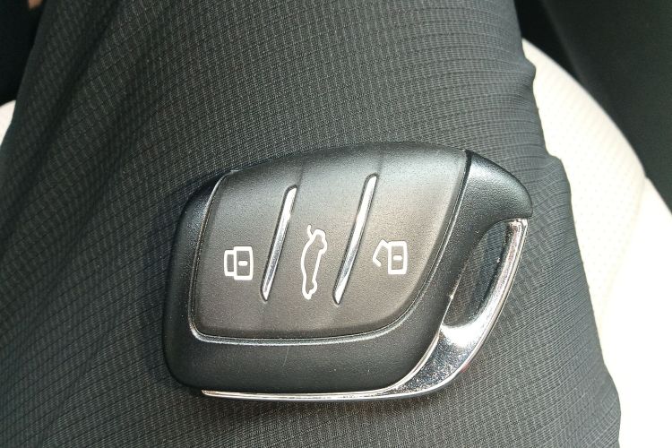 荣威D7 2023款 DMH 125km 卓越版中控内饰7001