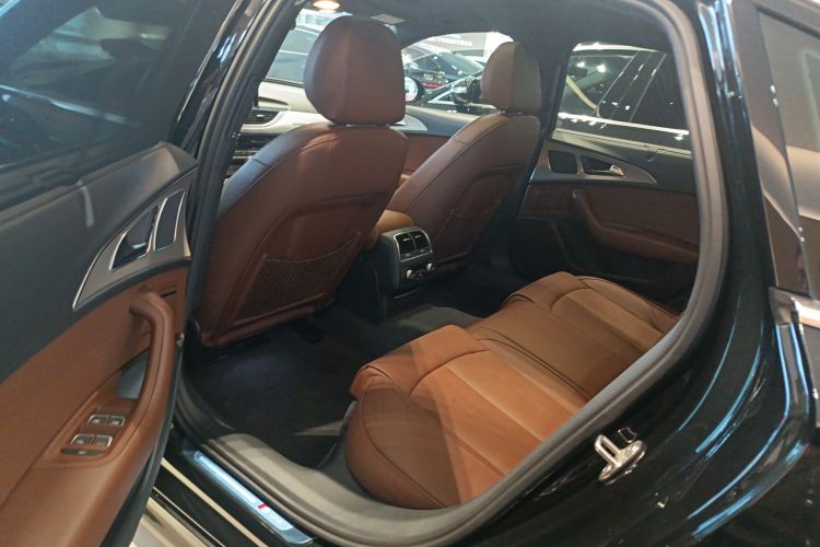 奥迪A6L 2018款 30周年年型 45 TFSI quattro 运动型中控内饰7004