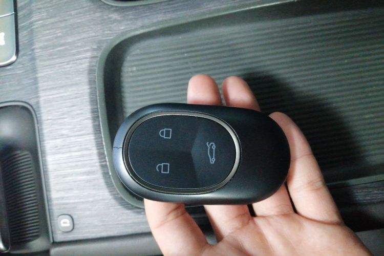 蔚来ET7 2022款 100kWh中控内饰11