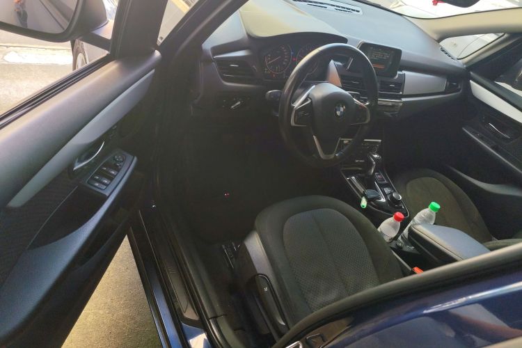 宝马2系旅行车 2016款 218i 领先型中控内饰20