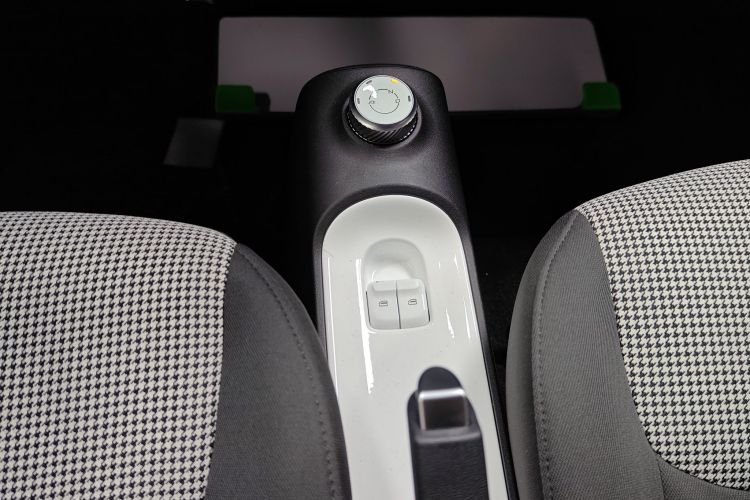 五菱汽车 宏光MINIEV 2024款 第三代 215km 青春版局部细节18