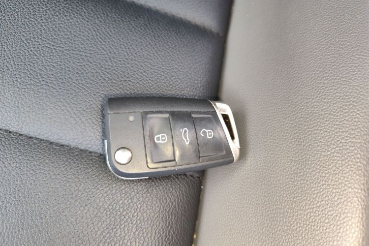 大众 速腾 2021款 200TSI DSG舒适智联版中控内饰7001